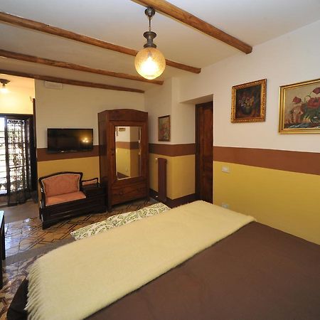 龙奇廖内 La Canonica Dei Fiori - Anna Fendi Country House酒店 外观 照片